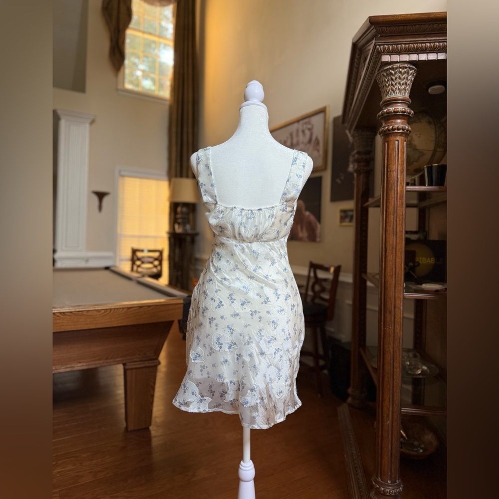 Princess Polly Cream and Blue Floral Mini Dress - Picture 6 of 8
